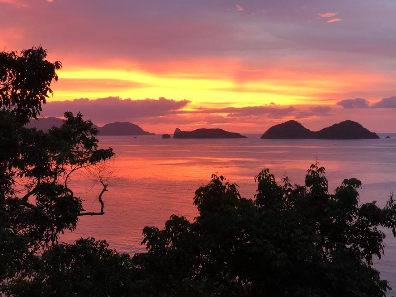 Sunny Island Resort (Adults Only) El Nido Esterno foto