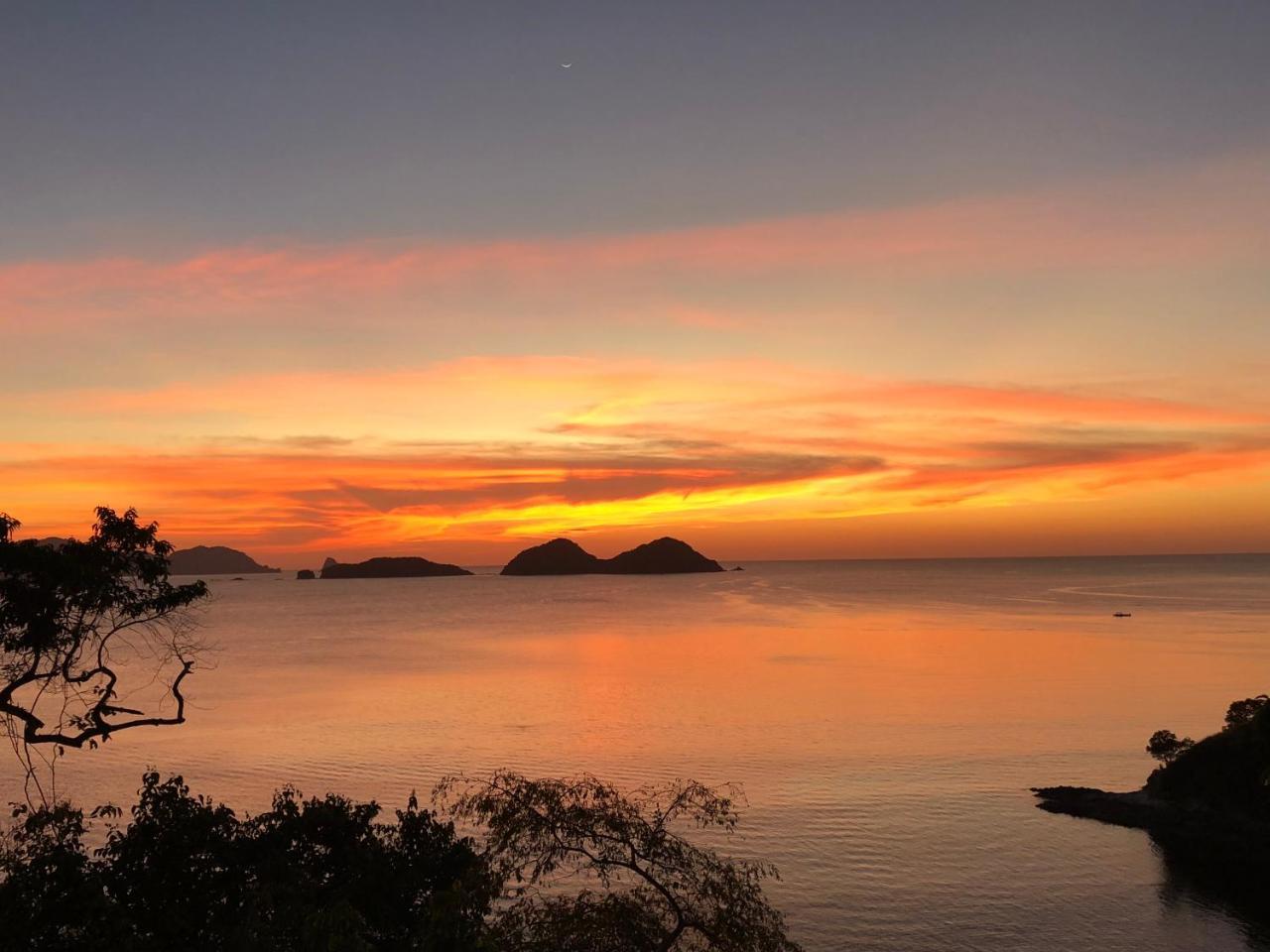 Sunny Island Resort (Adults Only) El Nido Esterno foto